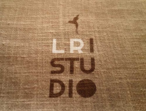 LR ISTUDIO logotipo